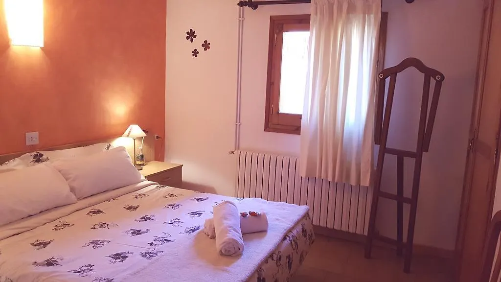 Hostal La Cuineta De Cal Triuet Gosol Guest house